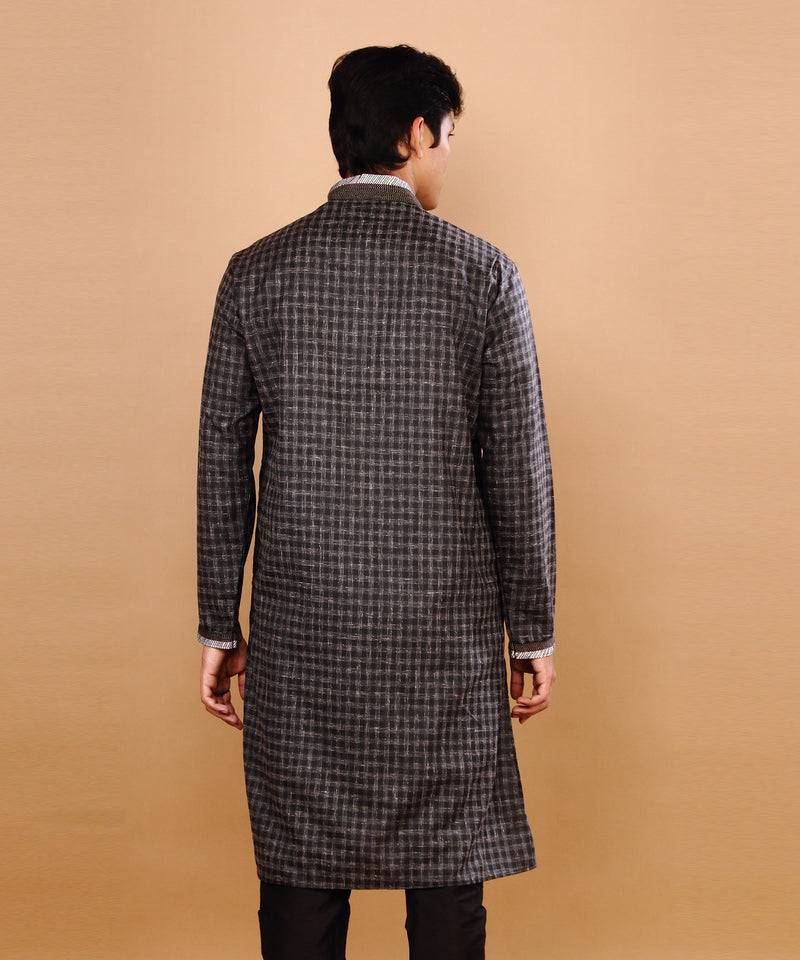 HAMSAFAR Men's Black Checkers Linen Look With Neck and  Sleeve Embroidery