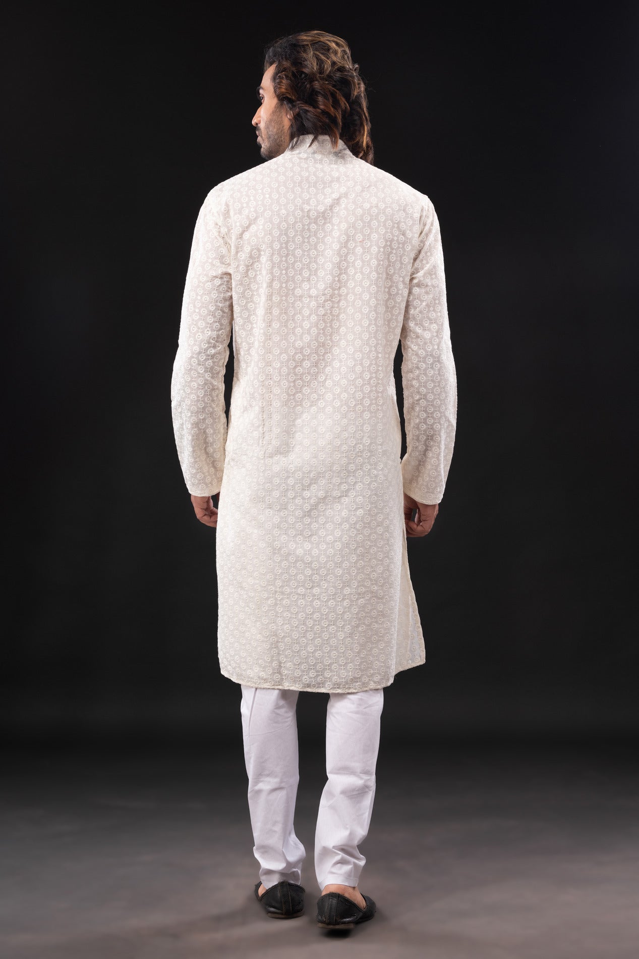 HAMSAFAR Men’s White Sequence Cotton Casual Kurta