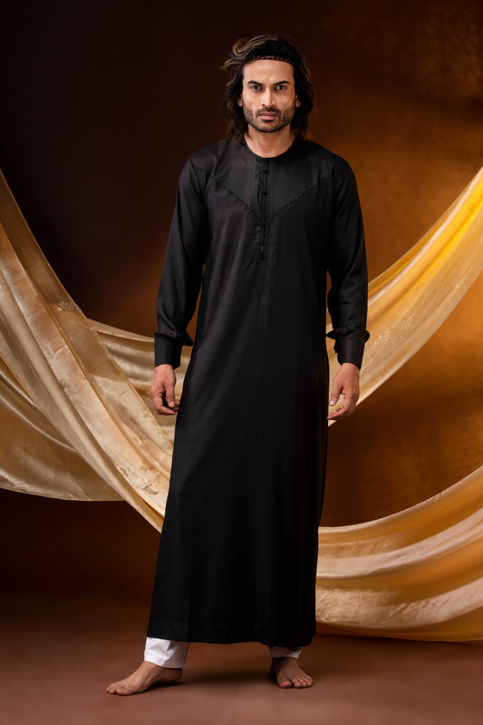 HAMSAFAR KURTA Thobe Black with Embroidered Collar