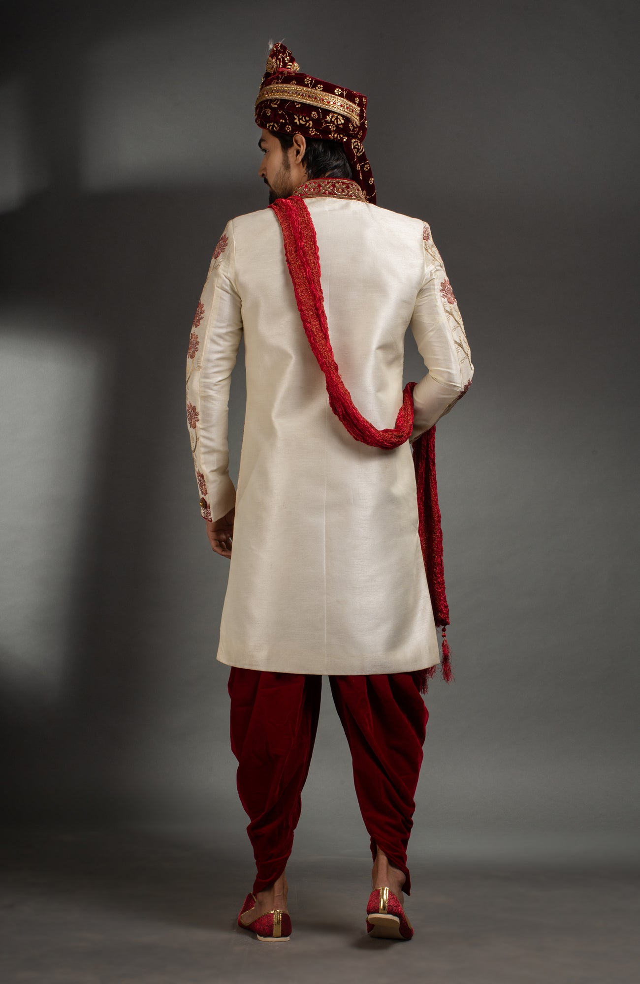 HAMSAFAR Men’s Off White Poly Dupian Printed Sherwani