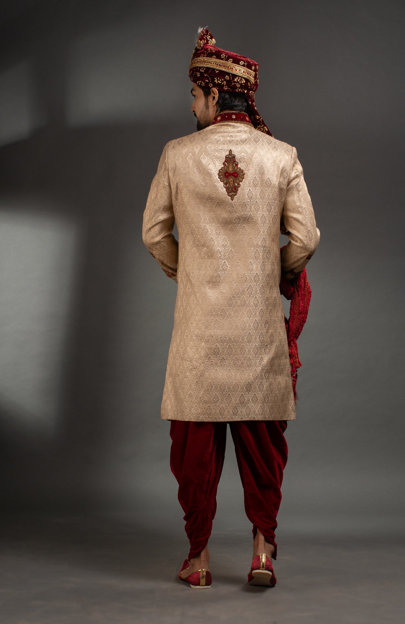 HAMSAFAR Men’s Tusser Cream Zari Jacquard Sherwani