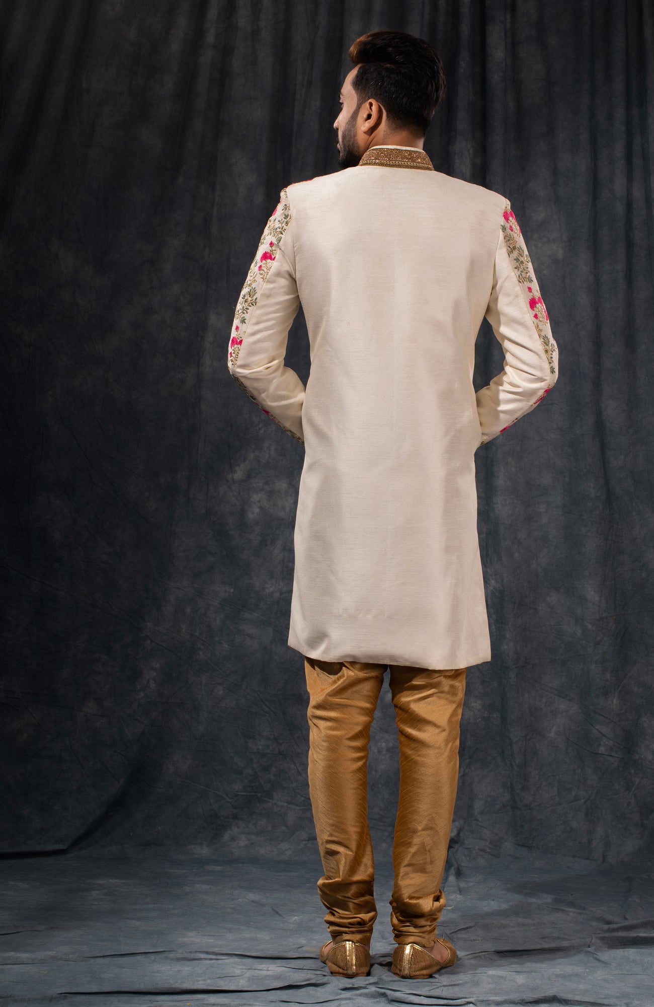 HAMSAFAR Men’s Off White Poly Dupion Printed Sherwani